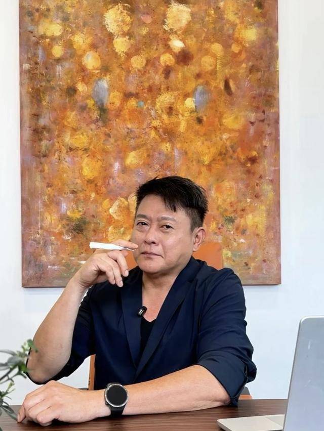 TVB前小生拍片晒近况！玩梗遭网民吐槽被前妻抛弃独自带娃