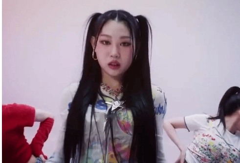 强捧出道她能红吗