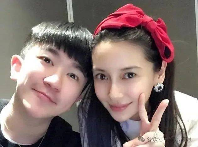 2025626周柯宇和热巴可能田曦薇低智商犯罪星助理工资杨颖婚内张大大星们会高尔夫等有利于业务