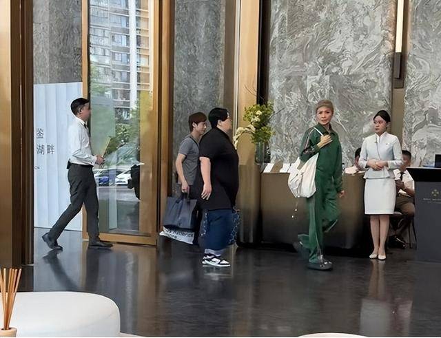 TVB前花旦银灰发惊艳全网开始拍摄新剧曾被导演勒令减肥