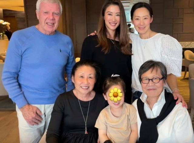 谢贤42岁女儿二胎孕肚照曝36周状态超好与外籍男友恋情甜蜜