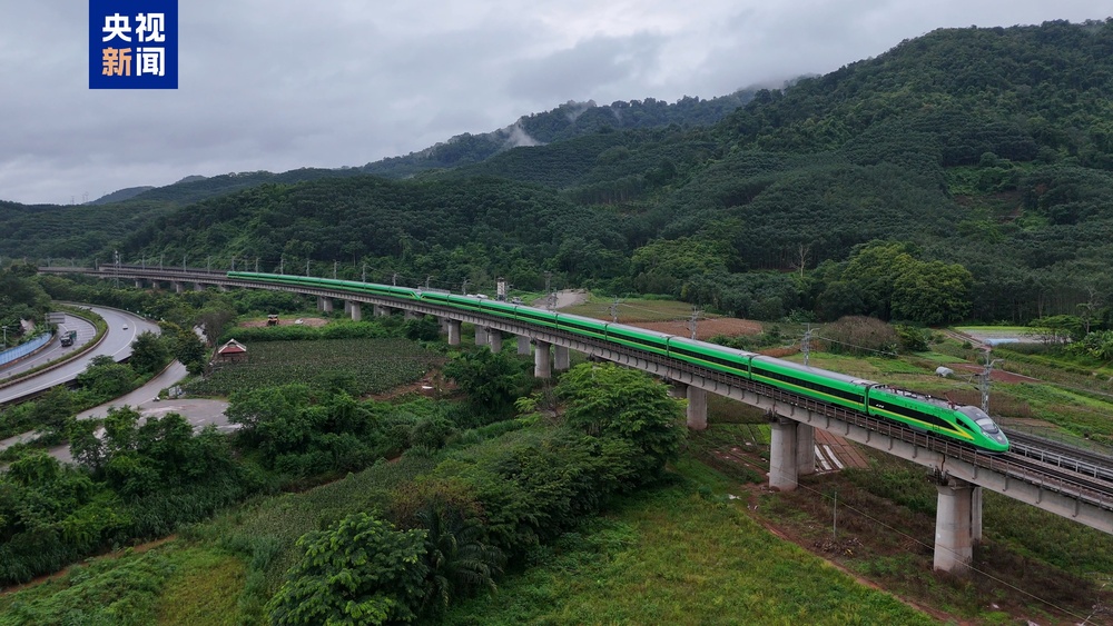 磨憨-成都南首开直达动车开启滇川朝发夕至新体验
